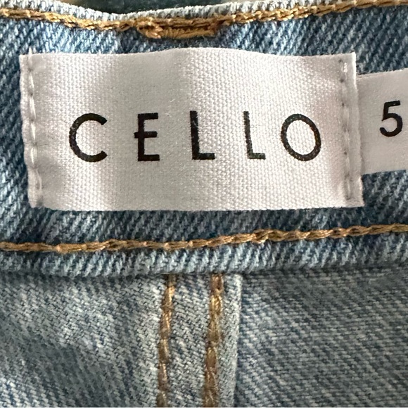 Ripped Jeans - Picture 2 of 3